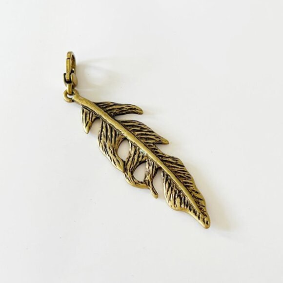 4/$25 Antique Gold Feather Charm - Picture 2 of 3